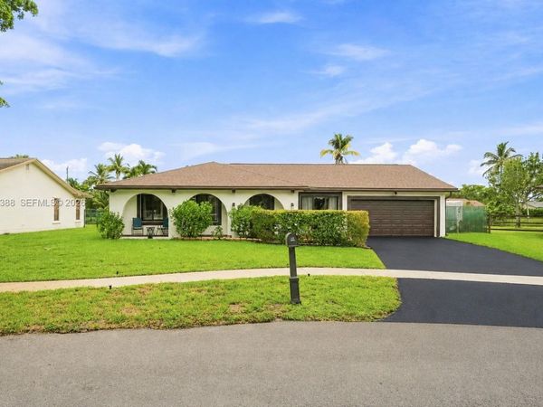 8656 SW 50th St , Cooper City, FL 33328