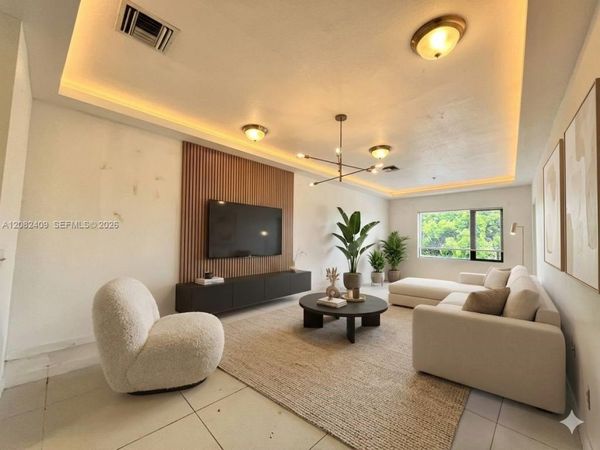440 E 27th St , Unit 206, Hialeah, FL 33013