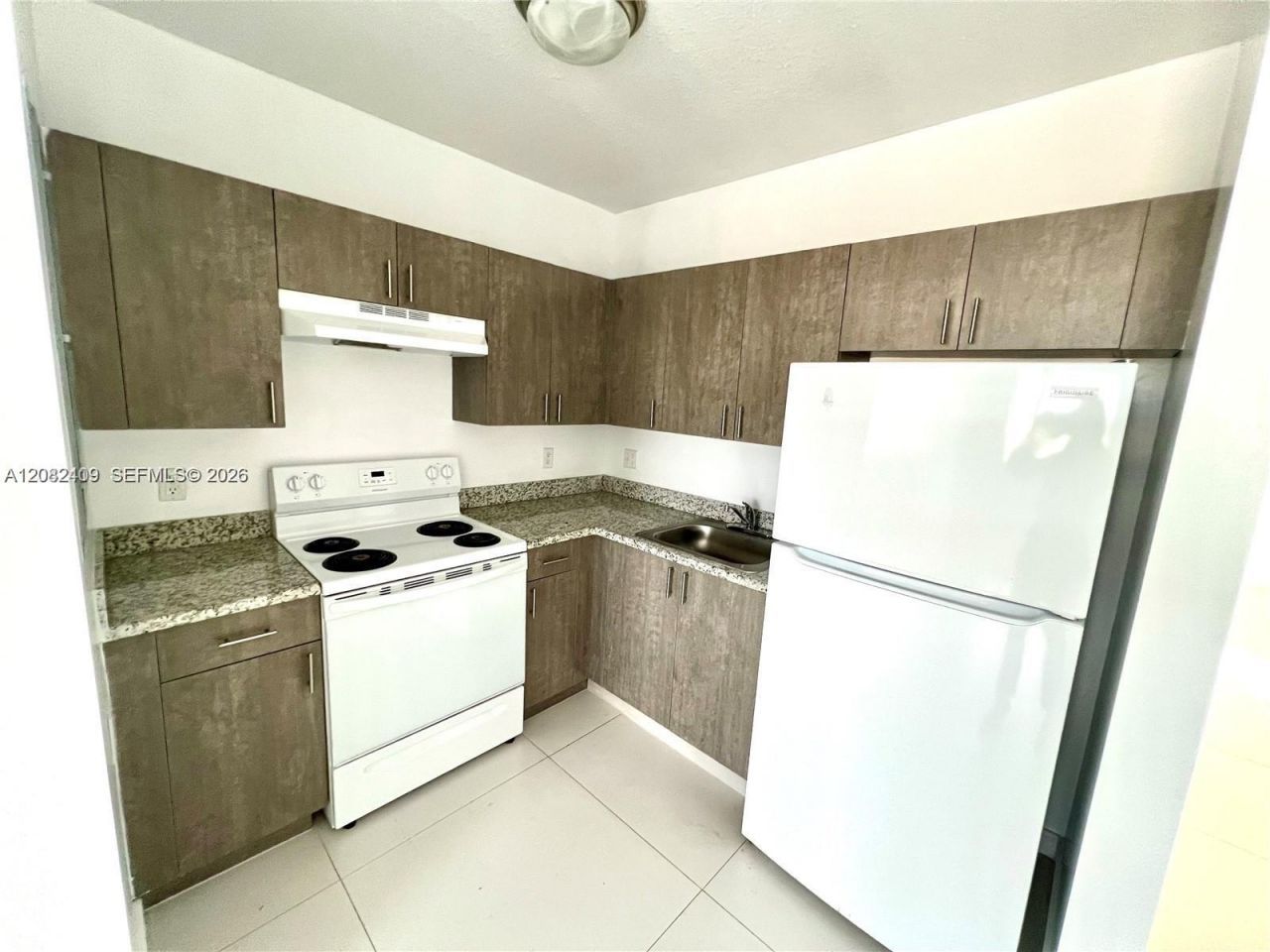 440 E 27th St , Unit 206, Hialeah, FL 33013 Photo