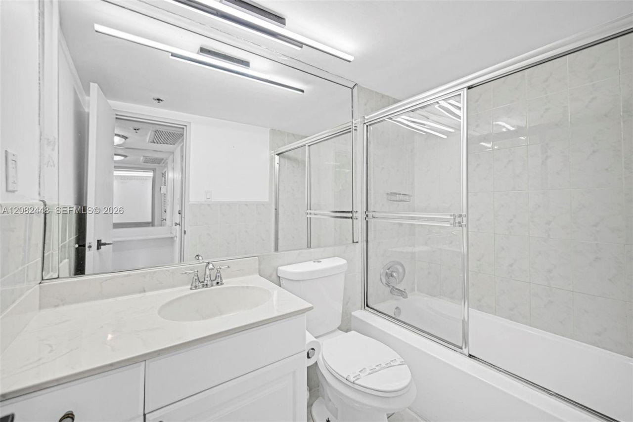 5225 Collins Ave, Unit 1015, Miami Beach, FL 33140 Photo