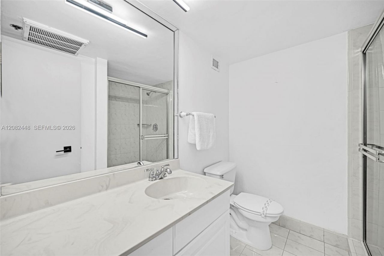 5225 Collins Ave, Unit 1015, Miami Beach, FL 33140 Photo