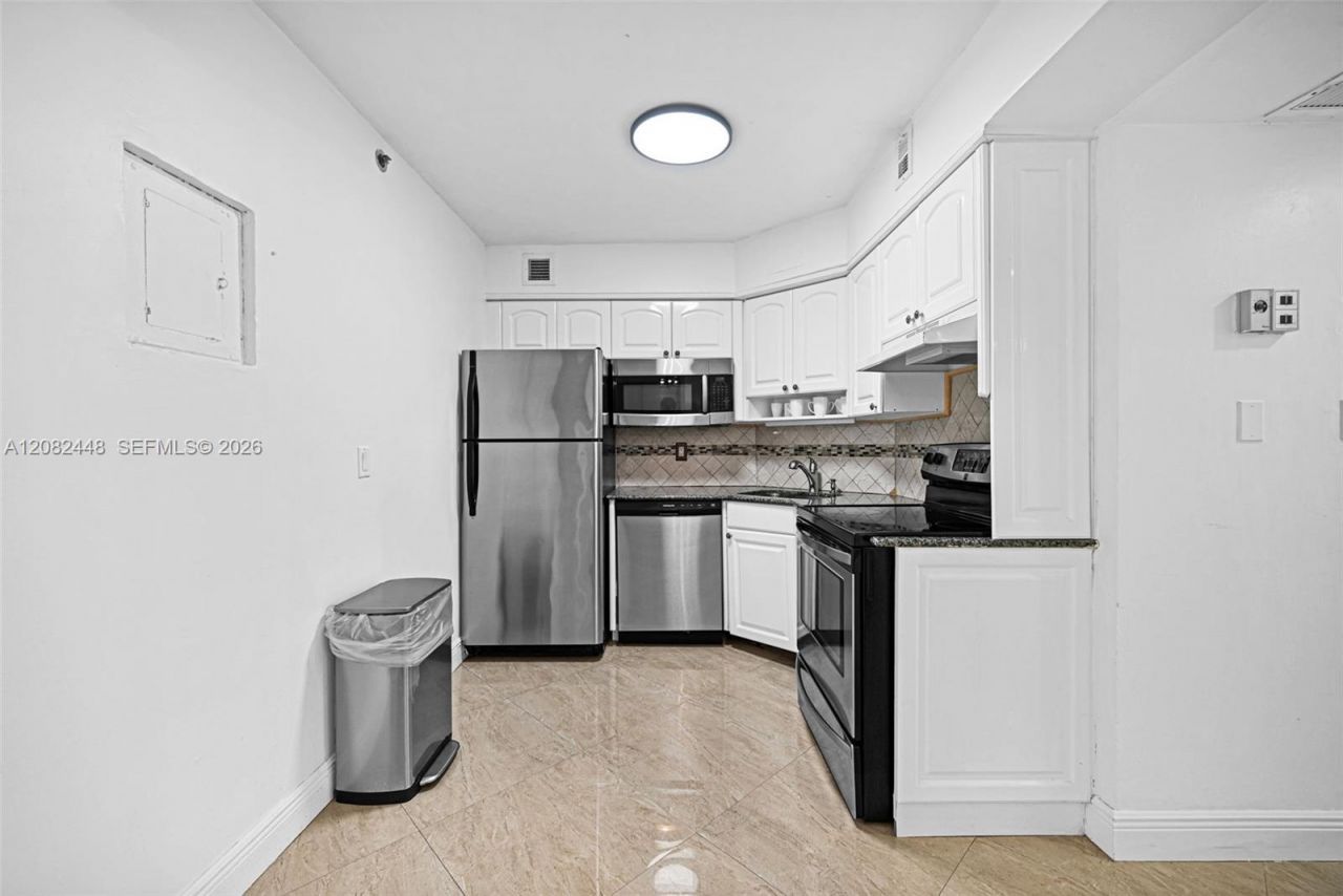 5225 Collins Ave, Unit 1015, Miami Beach, FL 33140 Photo
