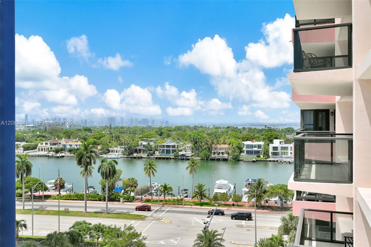 5225 Collins Ave, Unit 1015, Miami Beach, FL 33140 Photo