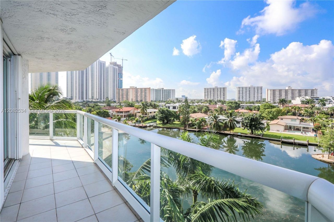 16500 Collins Ave , Unit 454, Sunny Isles Beach, FL 33160 Photo