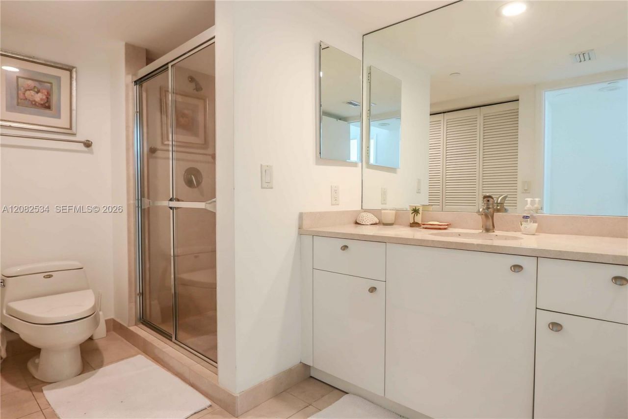 16500 Collins Ave , Unit 454, Sunny Isles Beach, FL 33160 Photo