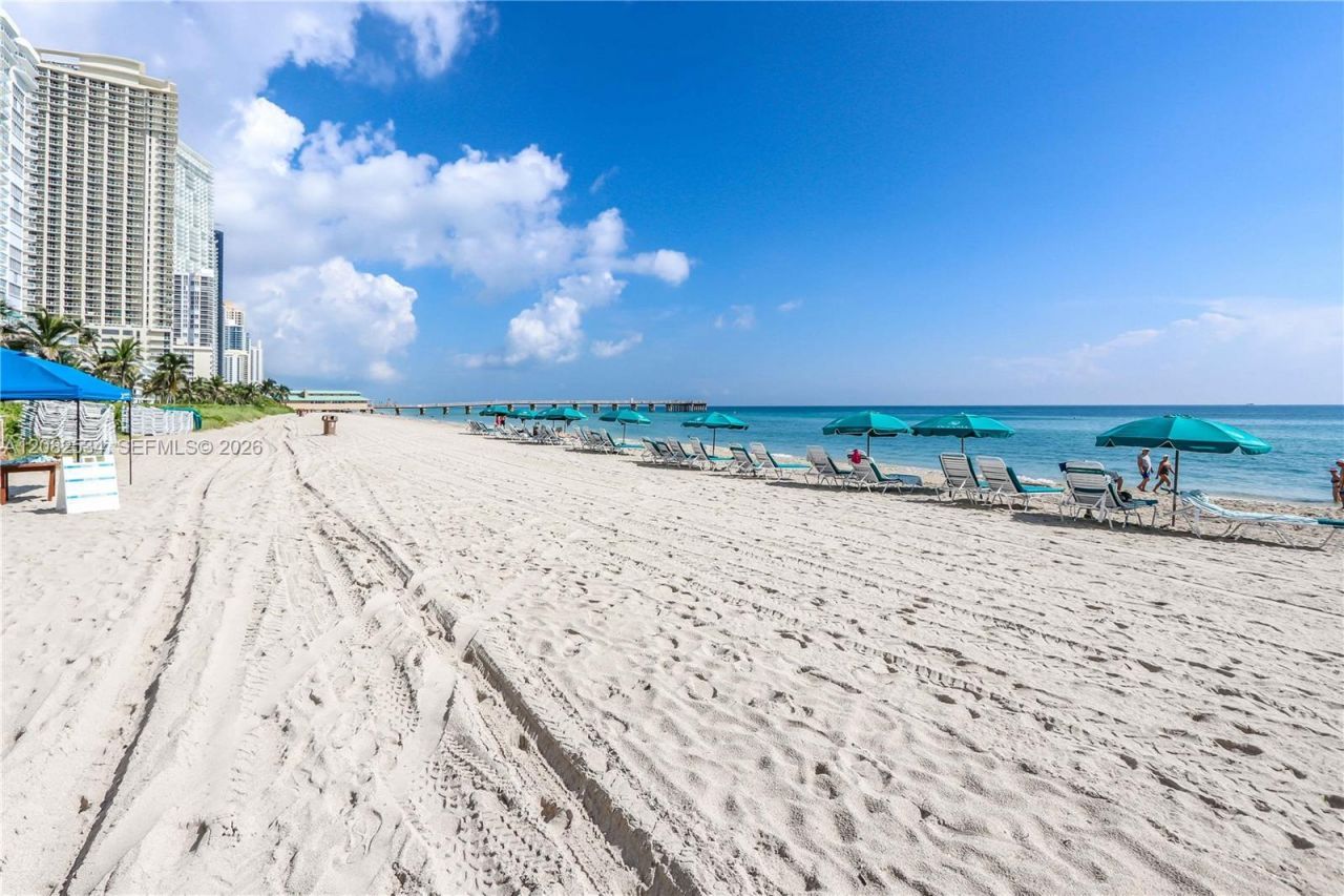 16500 Collins Ave , Unit 454, Sunny Isles Beach, FL 33160 Photo