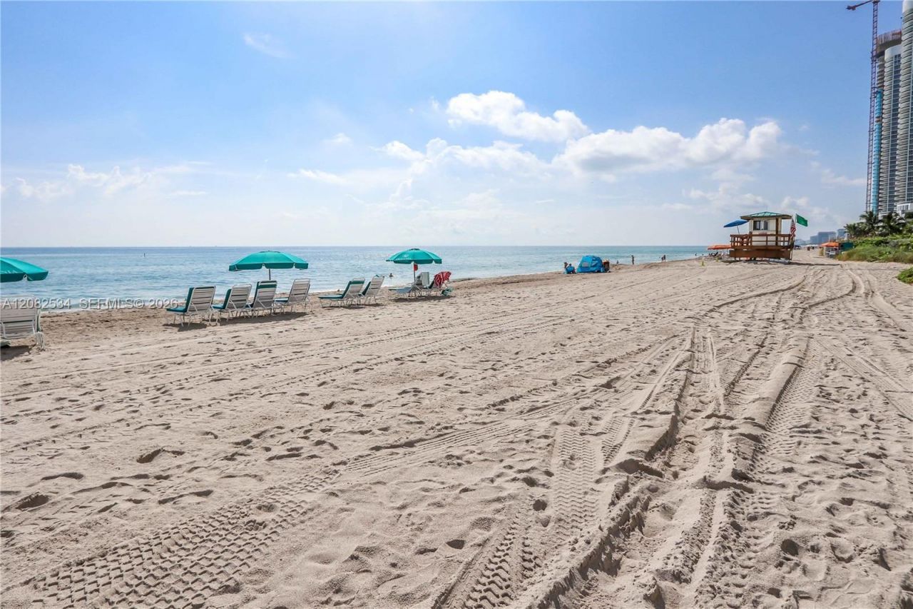 16500 Collins Ave , Unit 454, Sunny Isles Beach, FL 33160 Photo
