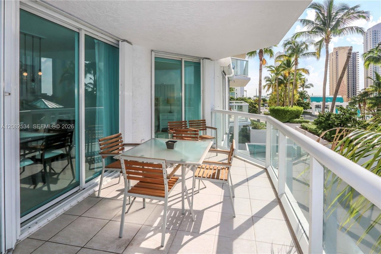 16500 Collins Ave , Unit 454, Sunny Isles Beach, FL 33160 Photo