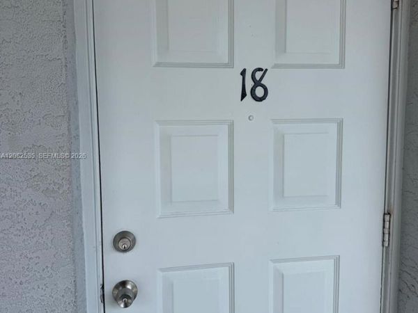 2401 Van Buren St , Unit APT 18, Hollywood, FL 33020