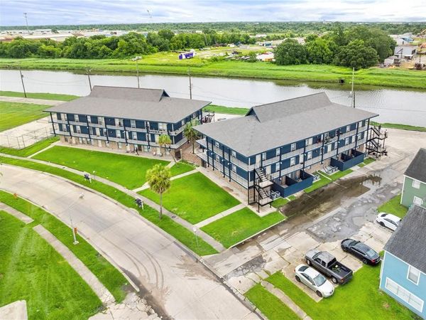 4289 LAC SAINT PIERRE Drive, Unit 212, Harvey, LA 70058