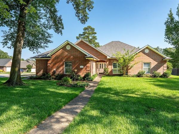 11232 Chasewood, Tyler, TX 75703