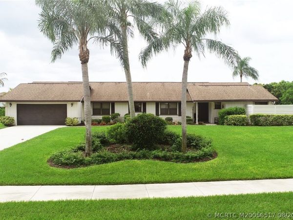 2490 NE Pinecrest Lakes Boulevard, Jensen Beach, FL 34957