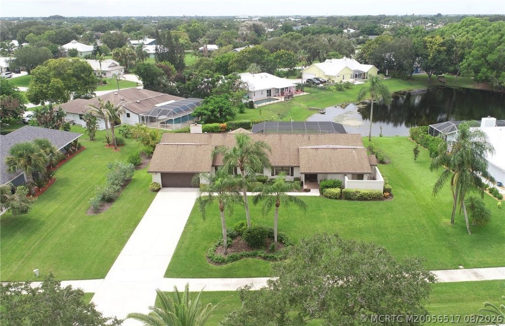 2490 NE Pinecrest Lakes Boulevard, Jensen Beach, FL 34957 Photo