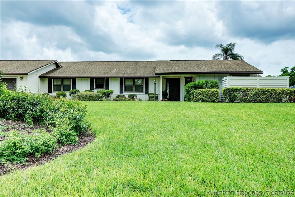 2490 NE Pinecrest Lakes Boulevard, Jensen Beach, FL 34957 Photo
