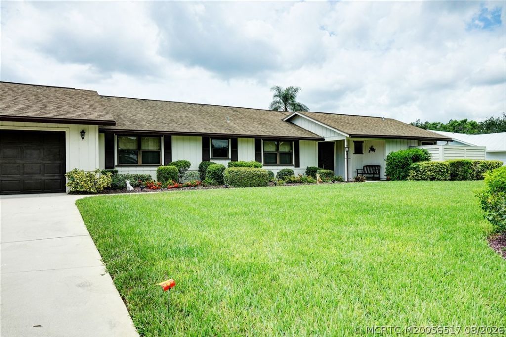 2490 NE Pinecrest Lakes Boulevard, Jensen Beach, FL 34957 Photo