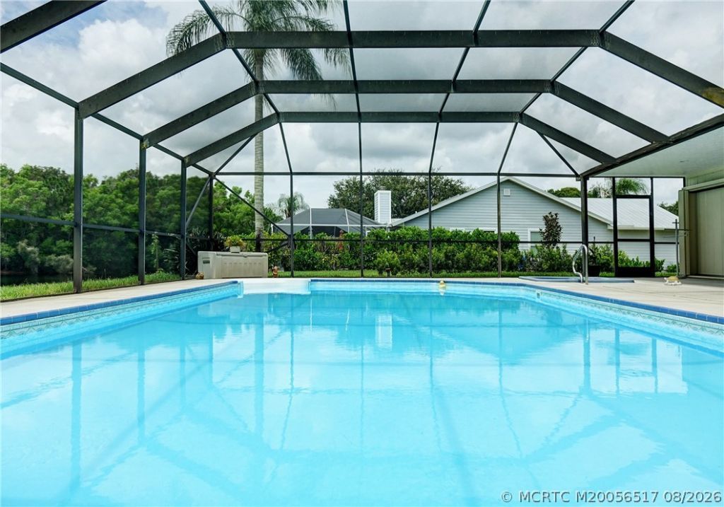 2490 NE Pinecrest Lakes Boulevard, Jensen Beach, FL 34957 Photo