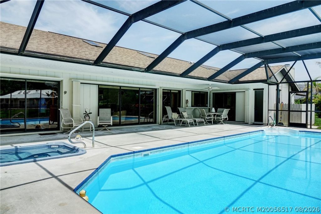 2490 NE Pinecrest Lakes Boulevard, Jensen Beach, FL 34957 Photo