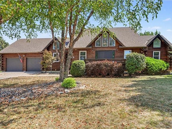 611 N Winnebago Drive, Lake Winnebago, MO 64034