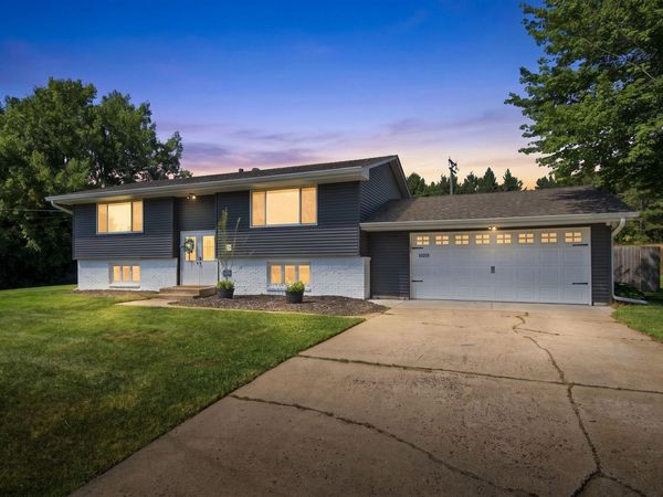 10201 209th Street N, Forest Lake, MN 55025