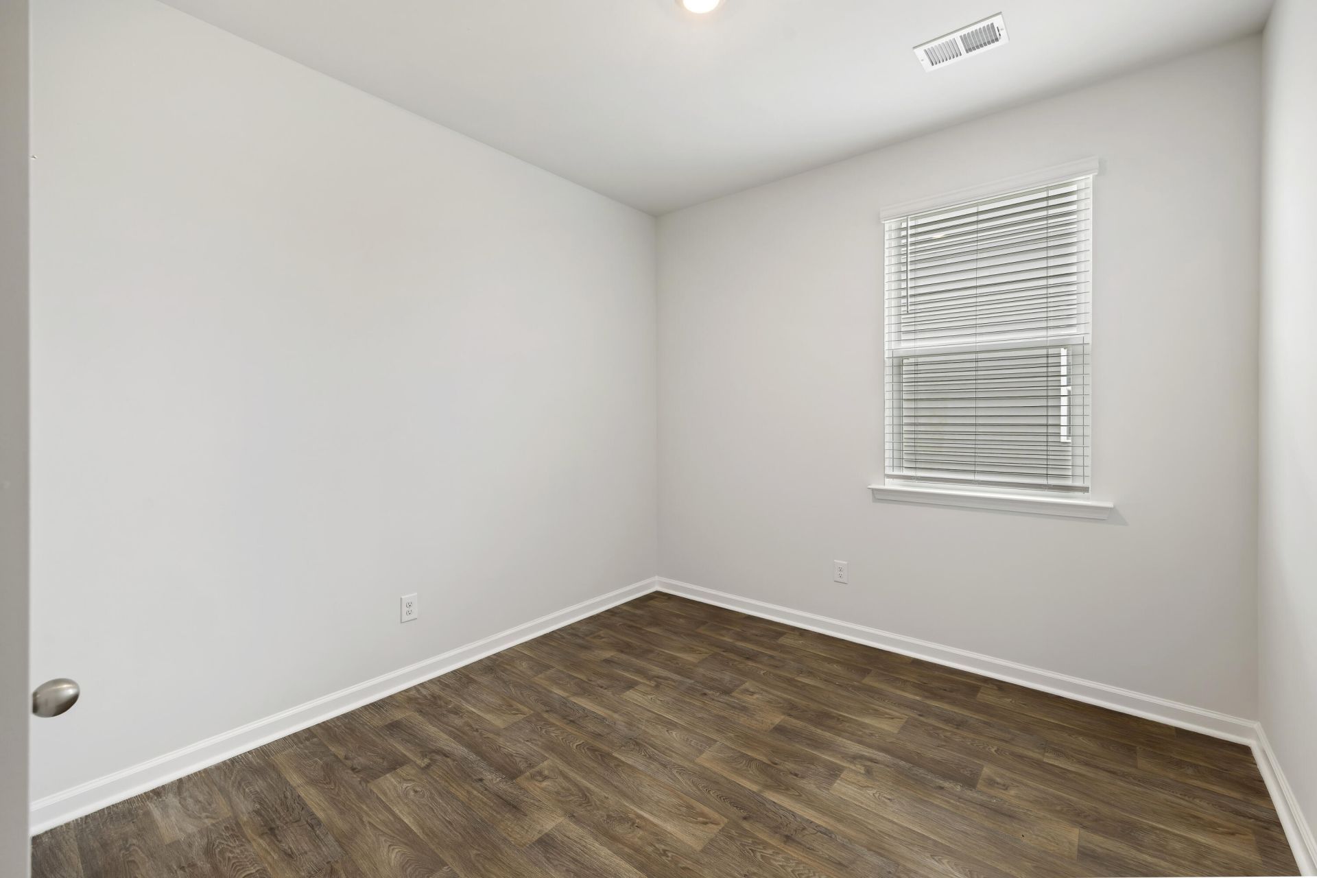 830 Lilyford Lane Photo 7