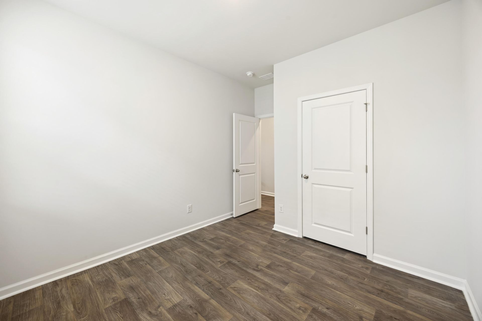 830 Lilyford Lane Photo 8