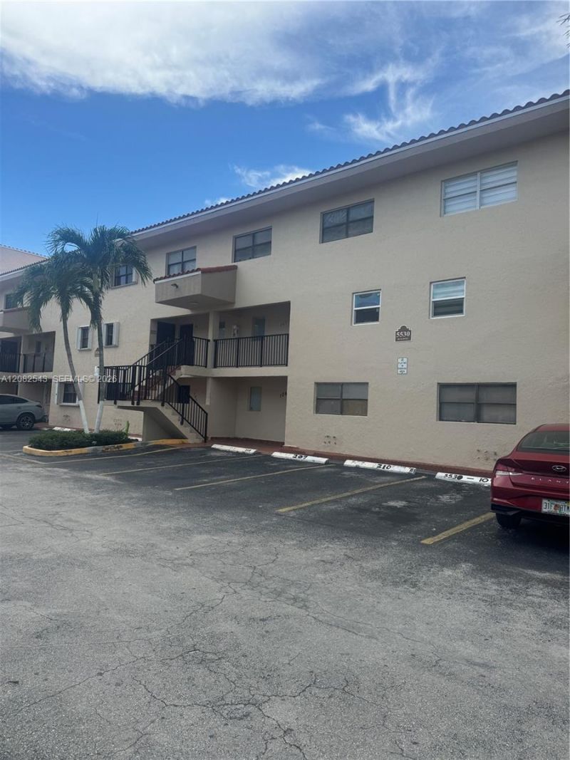 5530 W 26th Ct, Unit 210, Hialeah, FL 33016 Photo