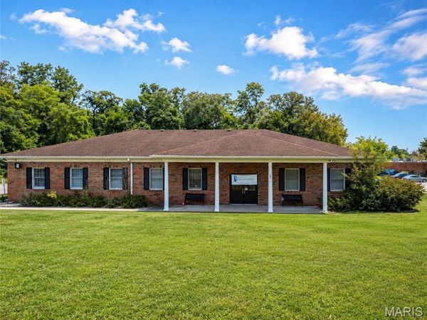 28 N 64th Street , Belleville, IL 62223