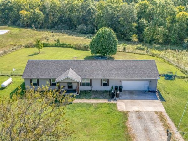 15644 N Sunfish Lane , Woodlawn, IL 62898