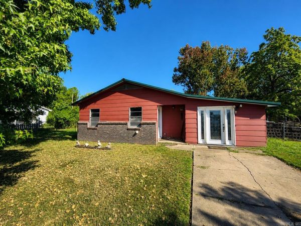 112 S Gosnell St , Blytheville, AR 72315