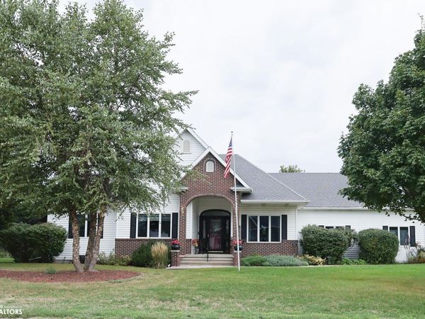 1101 Kamen Drive, Webster City, IA 50595