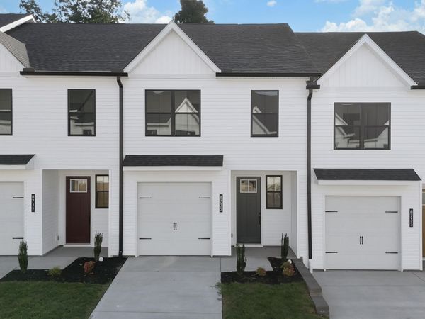 8735 Chapman Trace Way, Knoxville, TN 37920