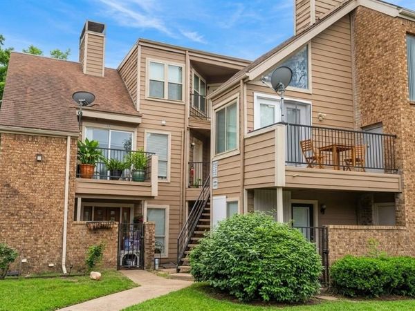 9823 Walnut Street , Unit L 201, Dallas, TX 75243