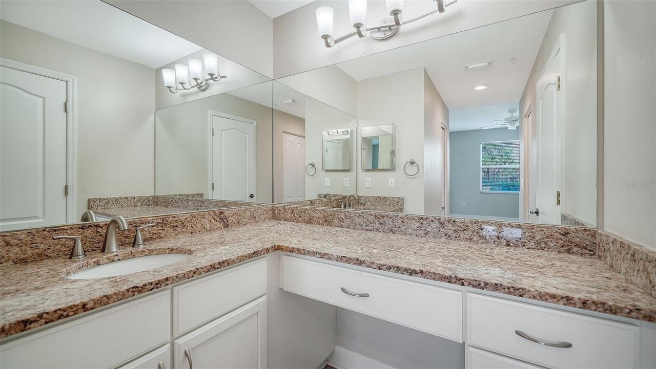 8735 Olde Hickory Avenue, Unit 8105, Sarasota, FL 34238 Photo