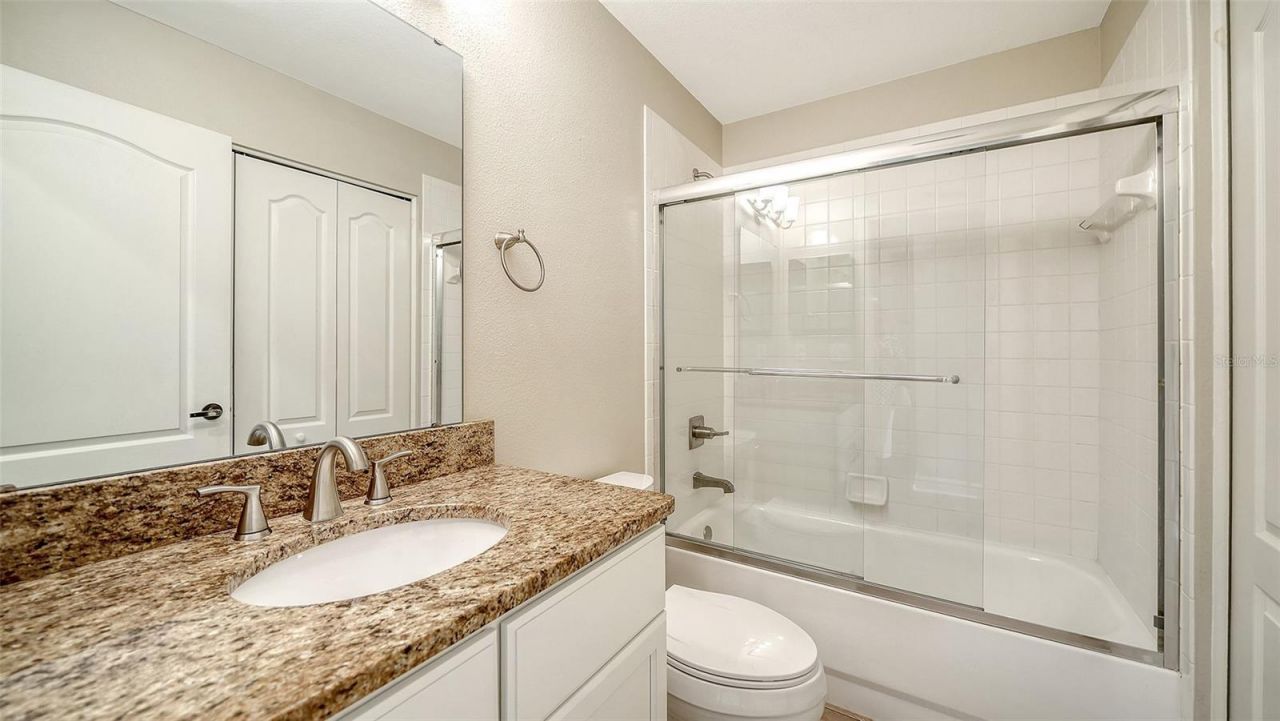 8735 Olde Hickory Avenue, Unit 8105, Sarasota, FL 34238 Photo