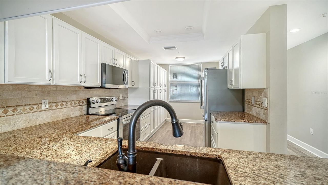 8735 Olde Hickory Avenue, Unit 8105, Sarasota, FL 34238 Photo