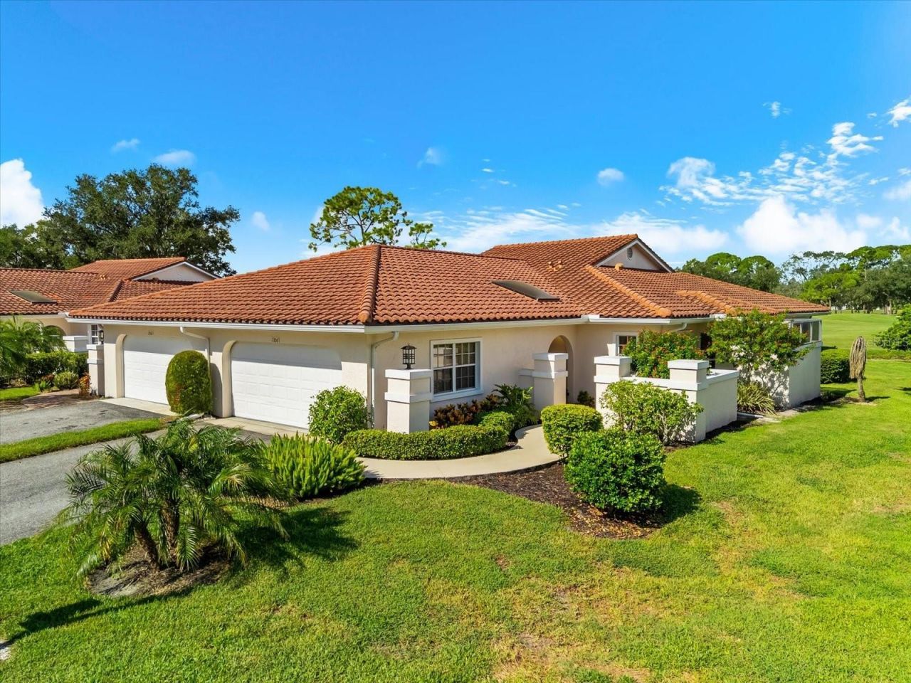 7306 Golf Pointe Circle, Sarasota, FL 34243 Photo