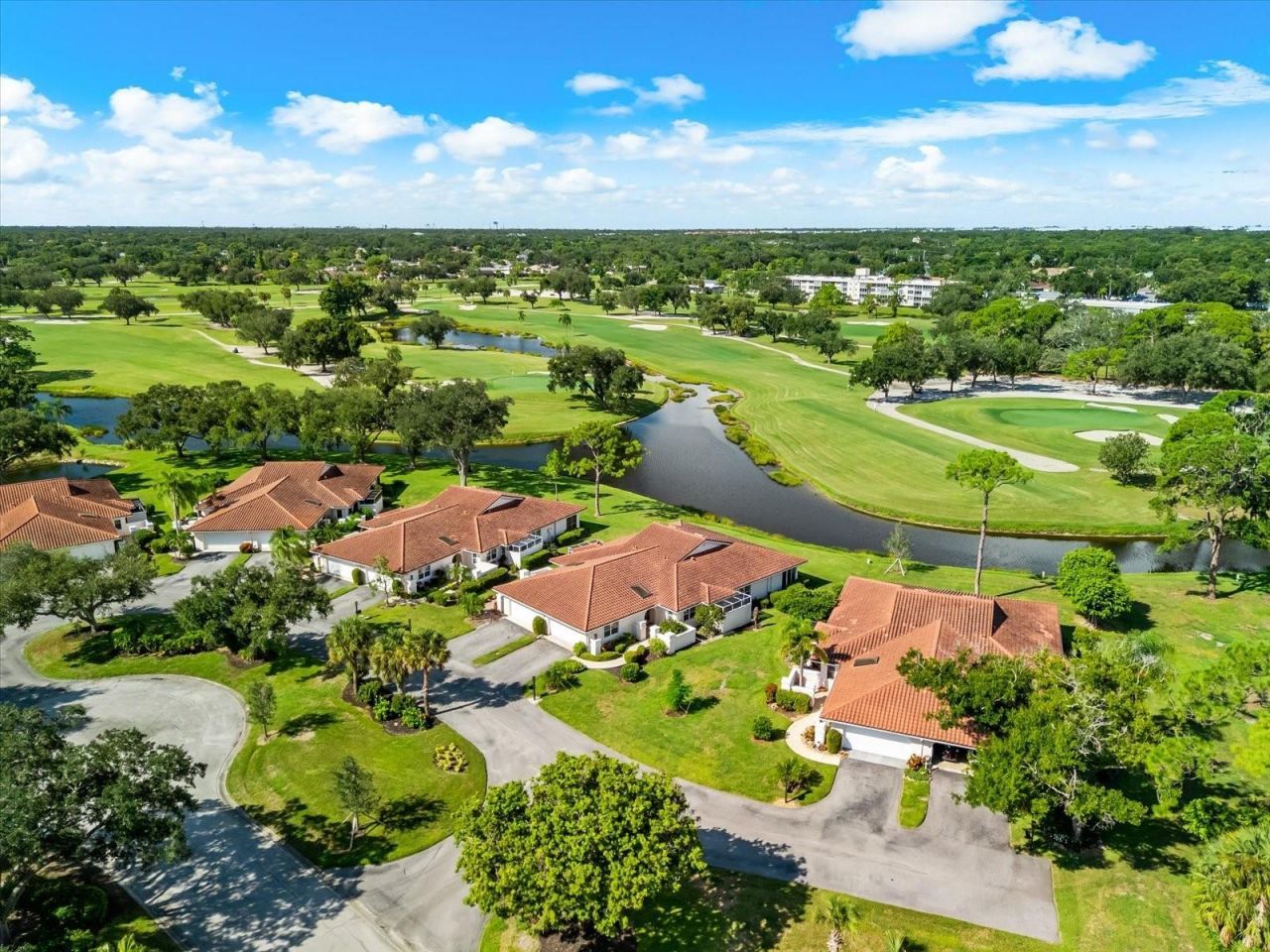 7306 Golf Pointe Circle, Sarasota, FL 34243 Photo