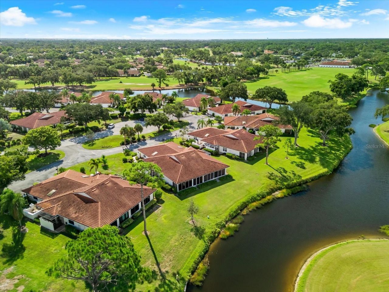 7306 Golf Pointe Circle, Sarasota, FL 34243 Photo
