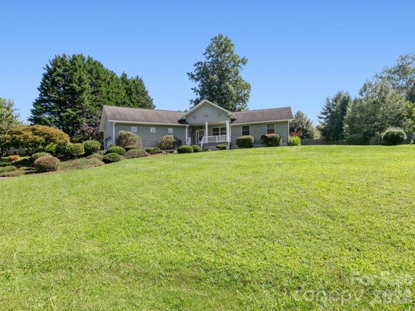 128 Stone House Road , Hendersonville, NC 28739