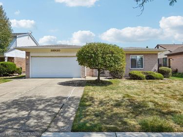 38920 Lowell Court, Sterling Heights, Mi 48310