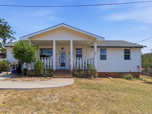 53 E Lake Drive, Medicine Park, OK 73557