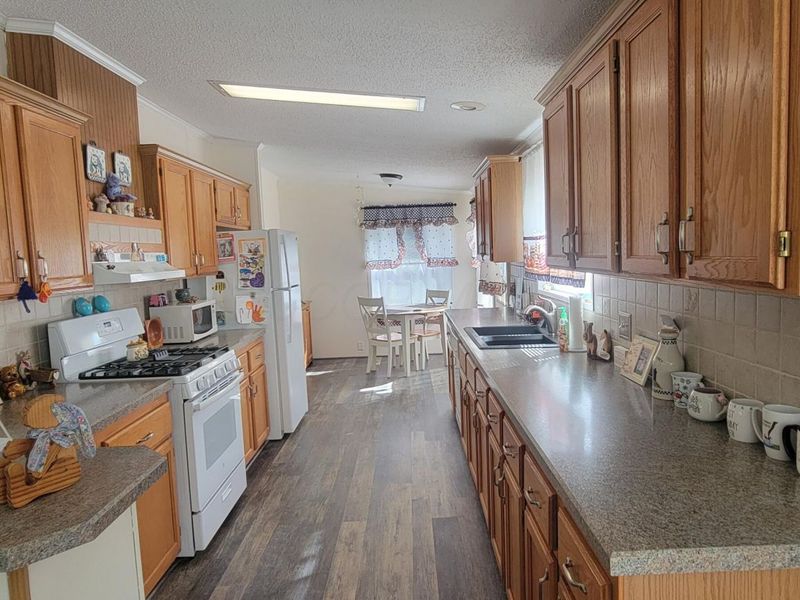 2445 Whispering Brook Lane, Grove City, OH 43123 Photo 7
