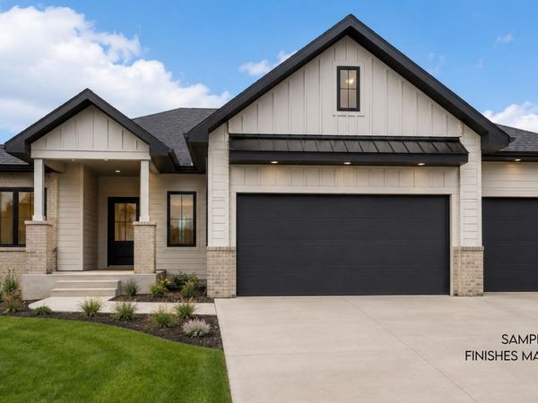5600 E Saddle Ridge Cir, Sioux Falls, SD 57110