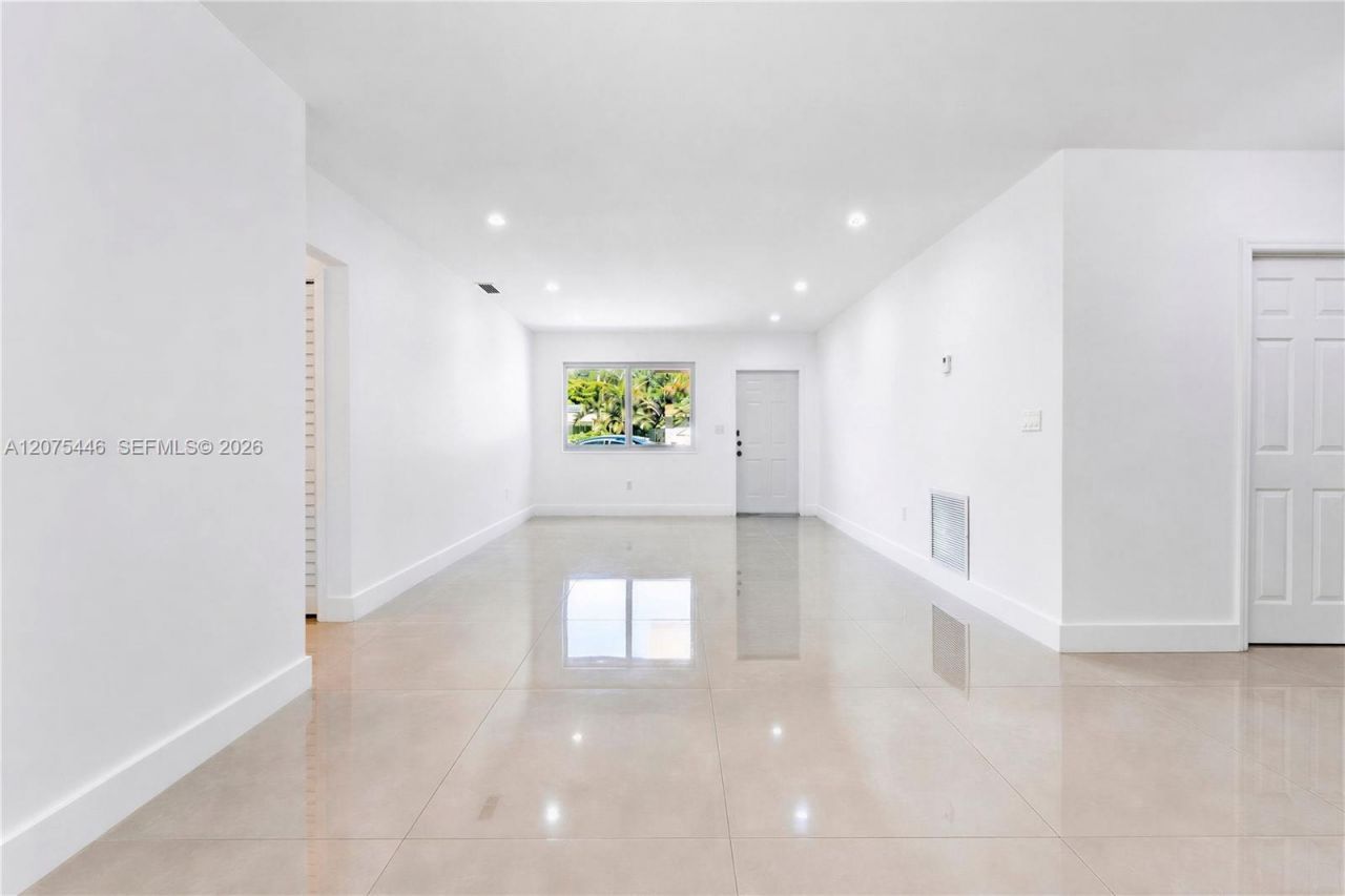 323 NW 56th Ave , Unit 1, Miami, FL 33126 Photo