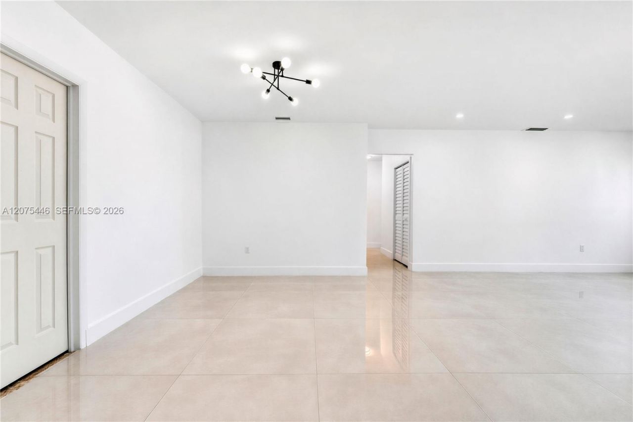 323 NW 56th Ave , Unit 1, Miami, FL 33126 Photo