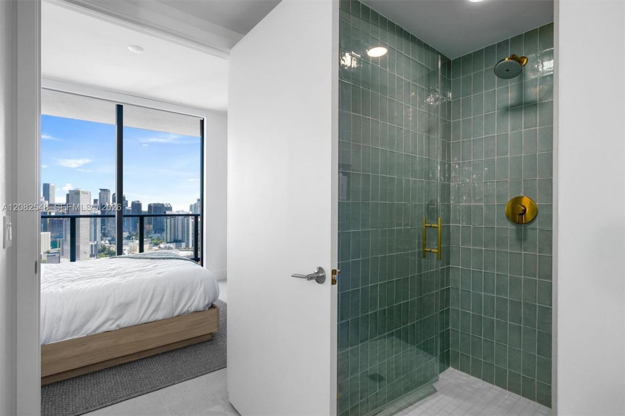 159 NE 6th St , Unit 4305, Miami, FL 33132 Photo