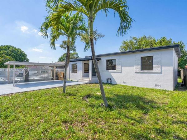 739 W 30th St , Hialeah, FL 33012