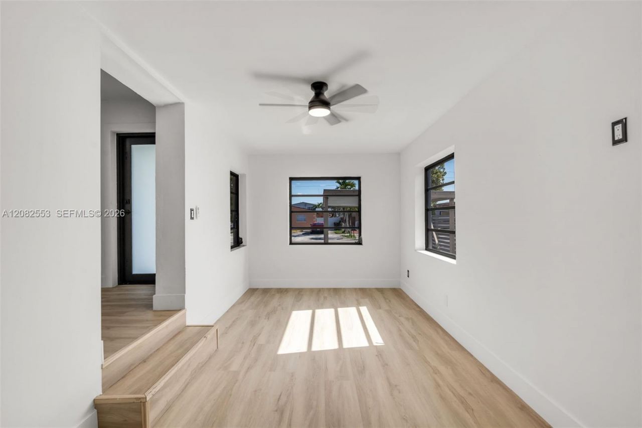 739 W 30th St , Hialeah, FL 33012 Photo