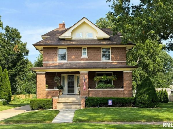 1121 N KELLOGG Street, Galesburg, IL 61401