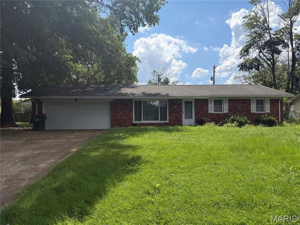 1816 Menard Drive , Belleville, IL 62220